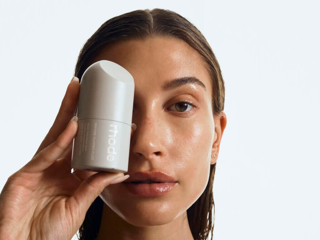 Rhode Rehberi: Lip Case'den Glazing Milk'e, Markanın Hikâyesi ve Ürünleri 2 Rhode markası kimin