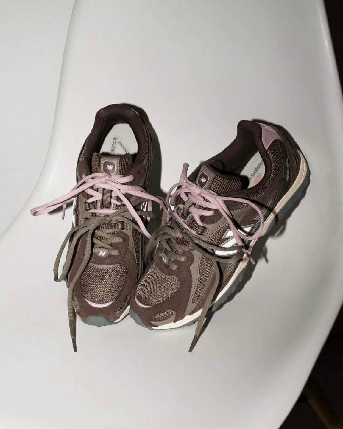 New Balance 204L Rehberi: Cortado, Mushroom, Kalıp ve Stil Notları 6 New Balance 204L Cortado renk detayı