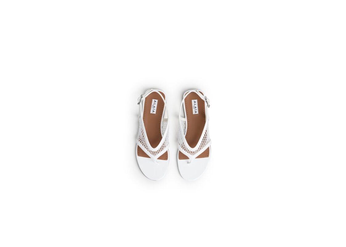 ALAÏA Fishnet Thong Sandals Patent Blanc Optique 4