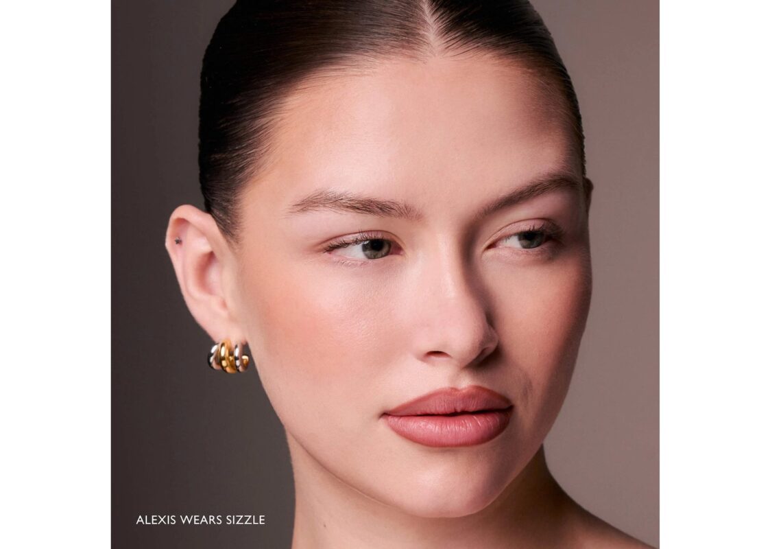 m.ph by Mary Phillips The Overliner Lip Liner Pencil Sizzle 4