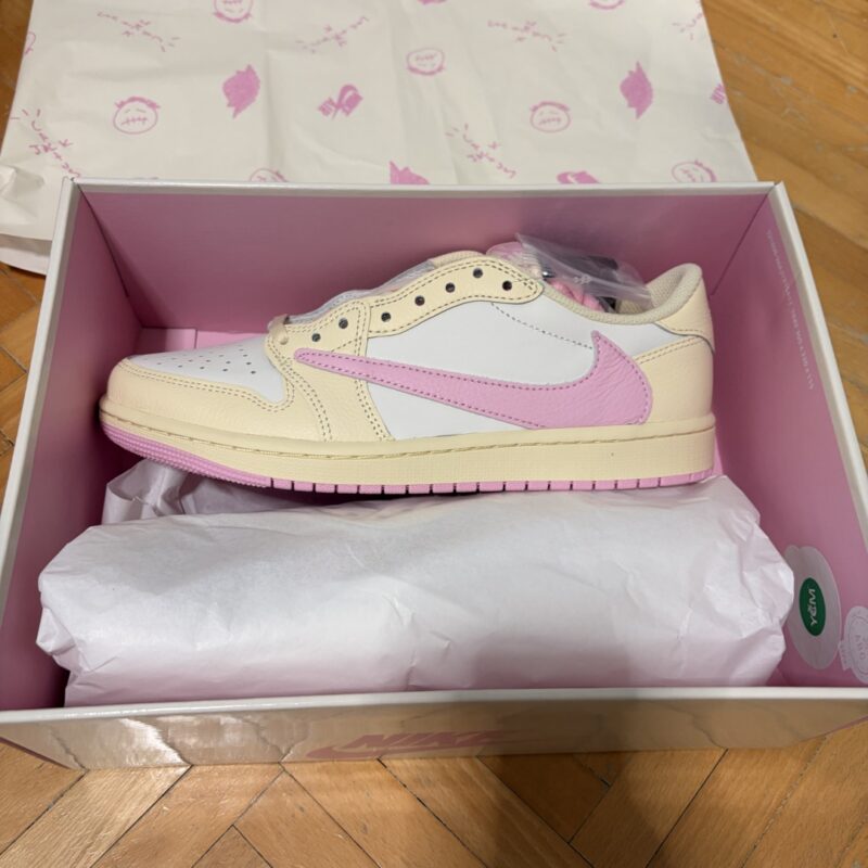 Nike Air Jordan 1 Retro Low OG SP Travis Scott Shy Pink 9