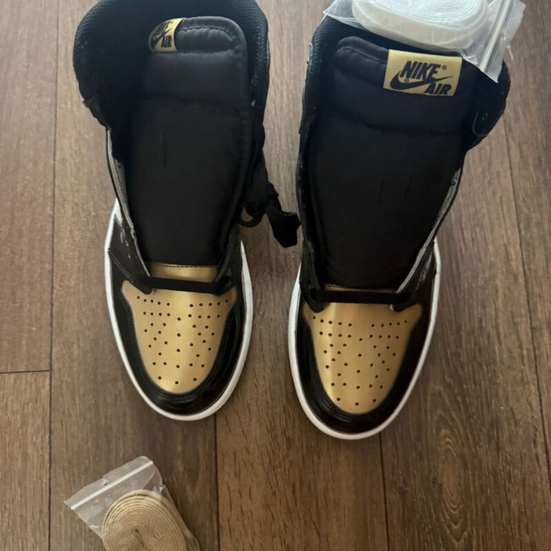Jordan 1 Retro High Patent Gold Toe 4