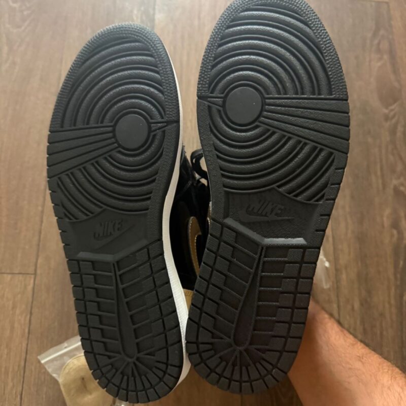 Jordan 1 Retro High Patent Gold Toe 6