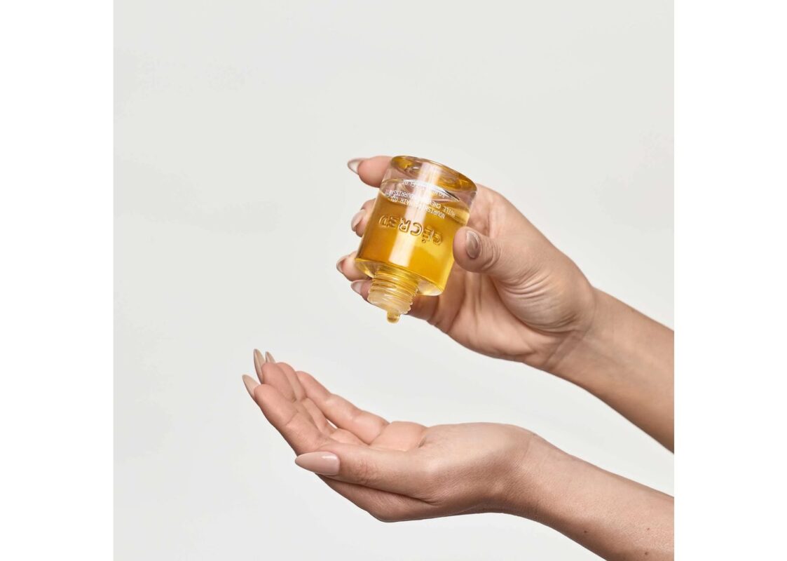 Cécred Nourishing Hair Oil 5