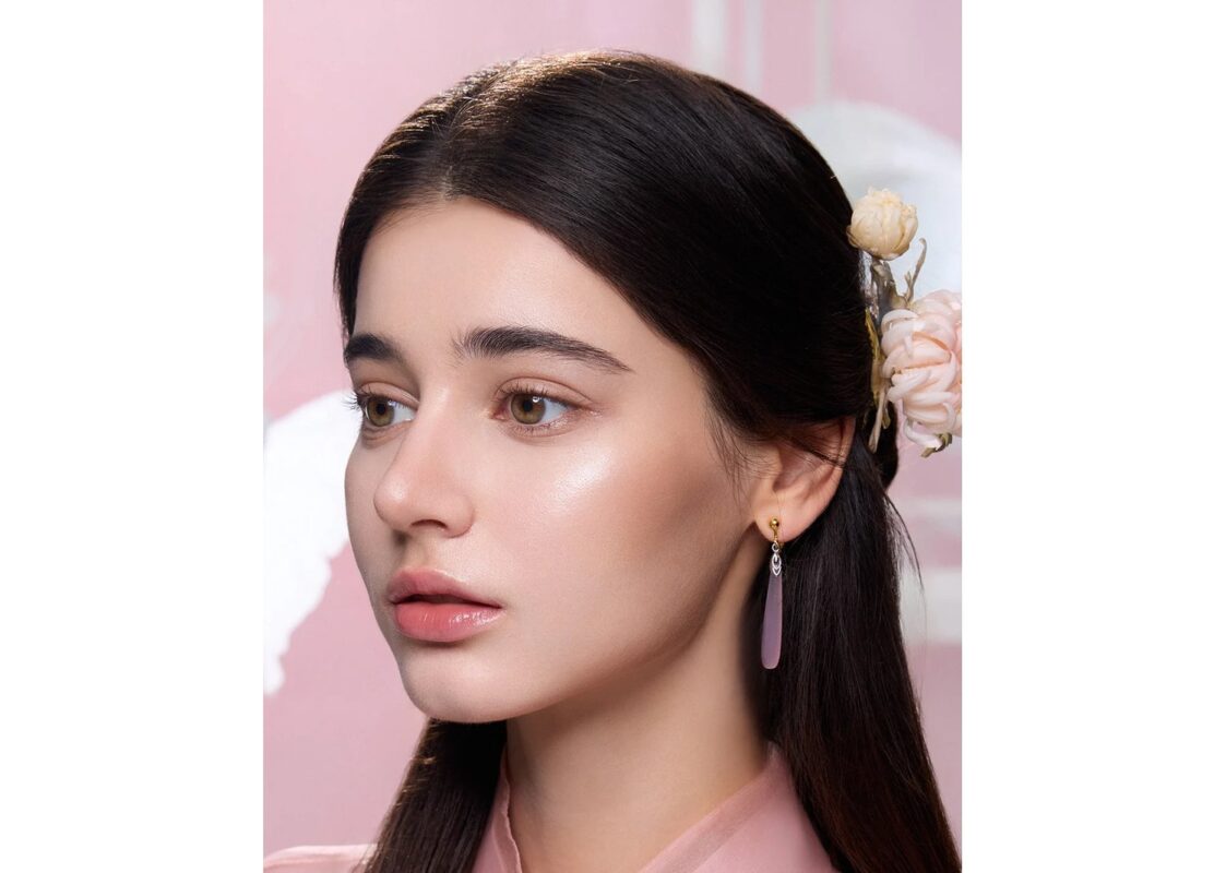Flower Knows Butterfly Cloud Collar Highlight & Contour Palette – Tawny Tea 5