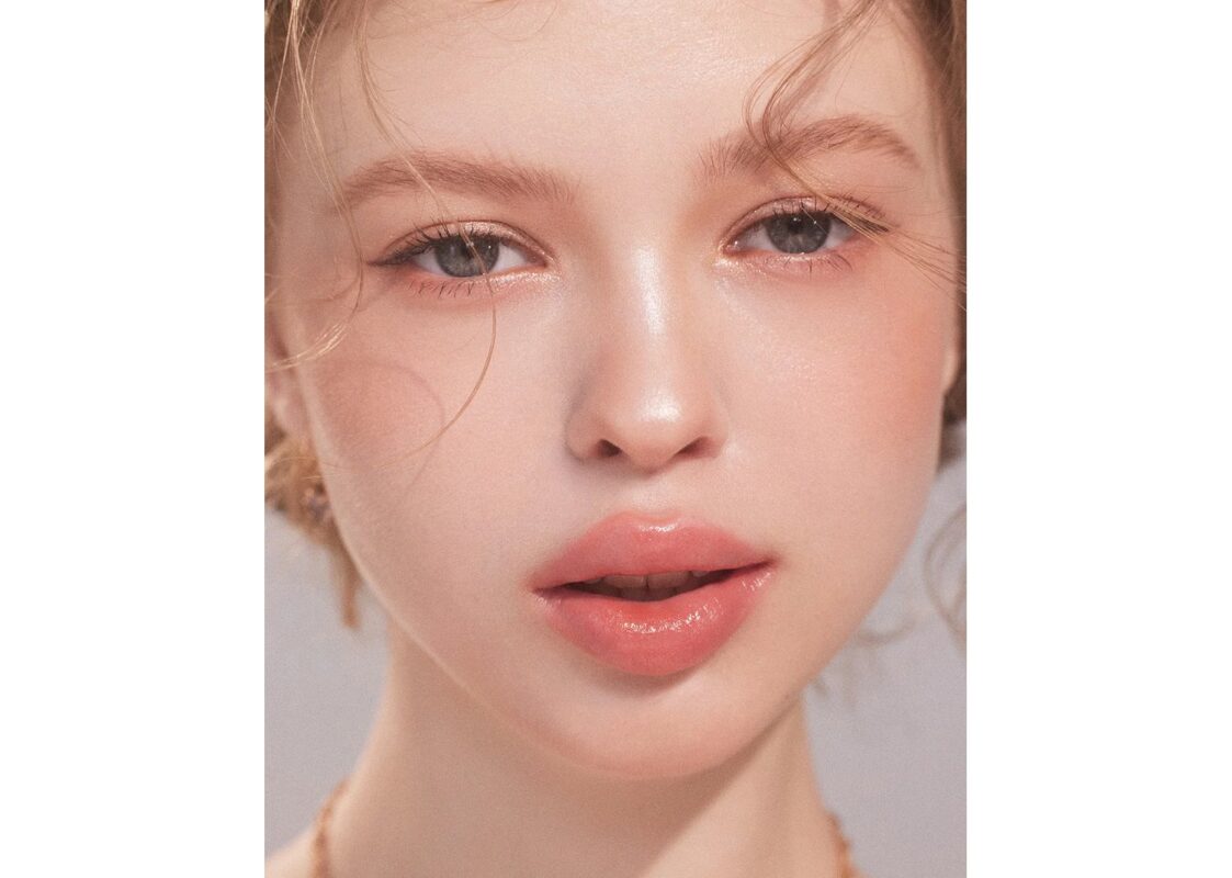 Flower Knows Butterfly Cloud Collar Highlight & Contour Palette – Tawny Tea 7