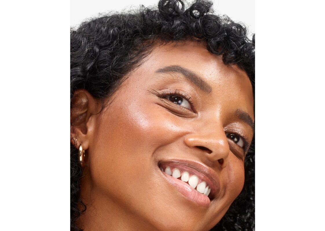 Glossier Cloud Paint Coast 6