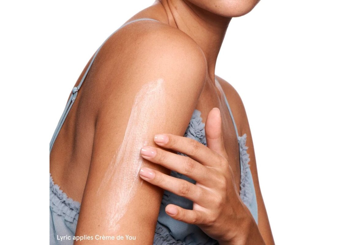 Glossier Crème de You Dry-Touch Body Butter 9