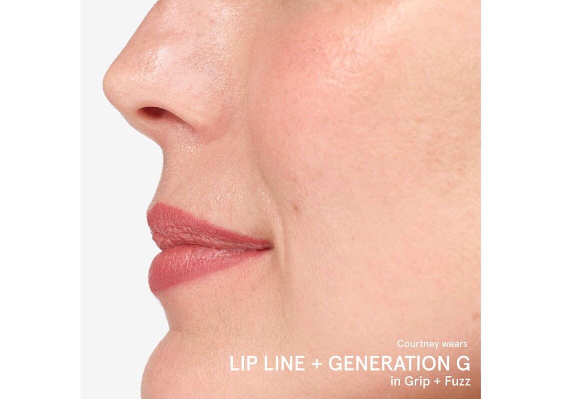 Glossier Lip Line Enhancing Hydrating Longwear Lip Liner Pencil Grip 3
