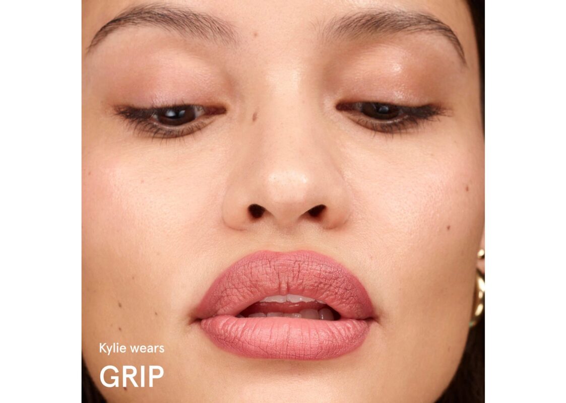 Glossier Lip Line Enhancing Hydrating Longwear Lip Liner Pencil Grip 7