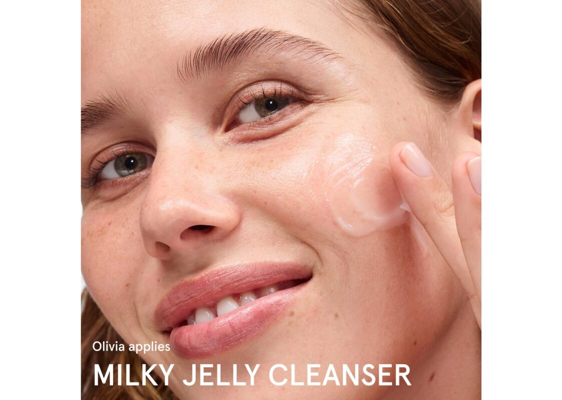 Glossier Milky Jelly Gentle Gel Face Cleanser 5