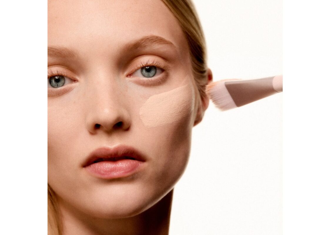 Kylie Cosmetics Skin Tint Brush 03 2