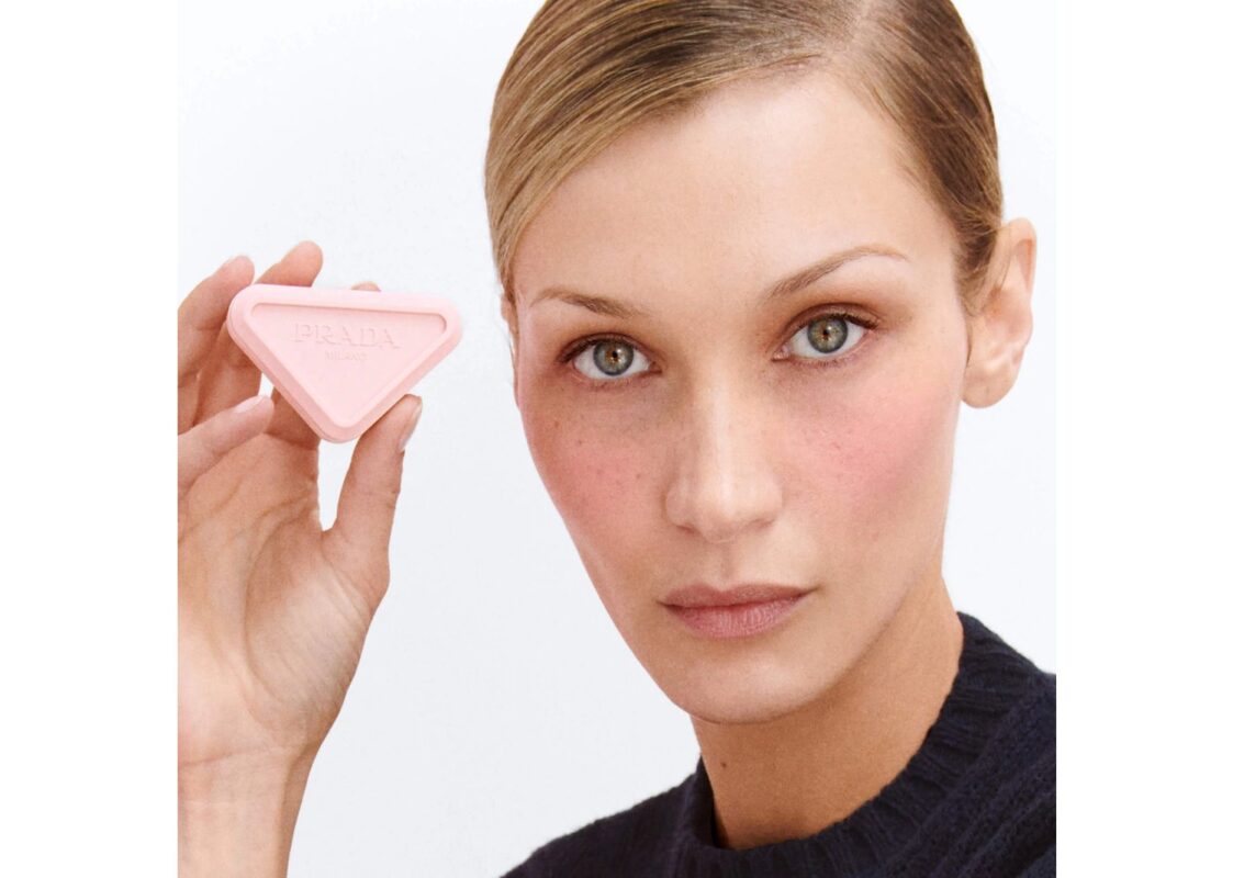 Prada Touch Cream-to-Powder Blush Soft Mauve 8