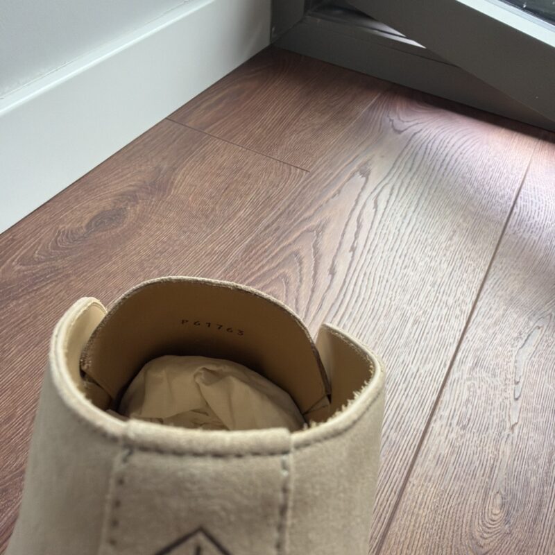 Loro Piana Open Walk Sandstone 43.5 7