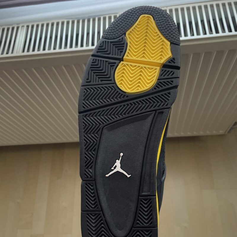 Jordan 4 retro yellow thunder 6