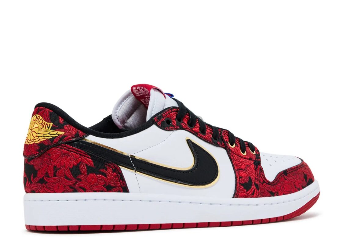 Air Jordan 1 Low OG Last Dance At The Garden Black Varsity Red Summit White 3