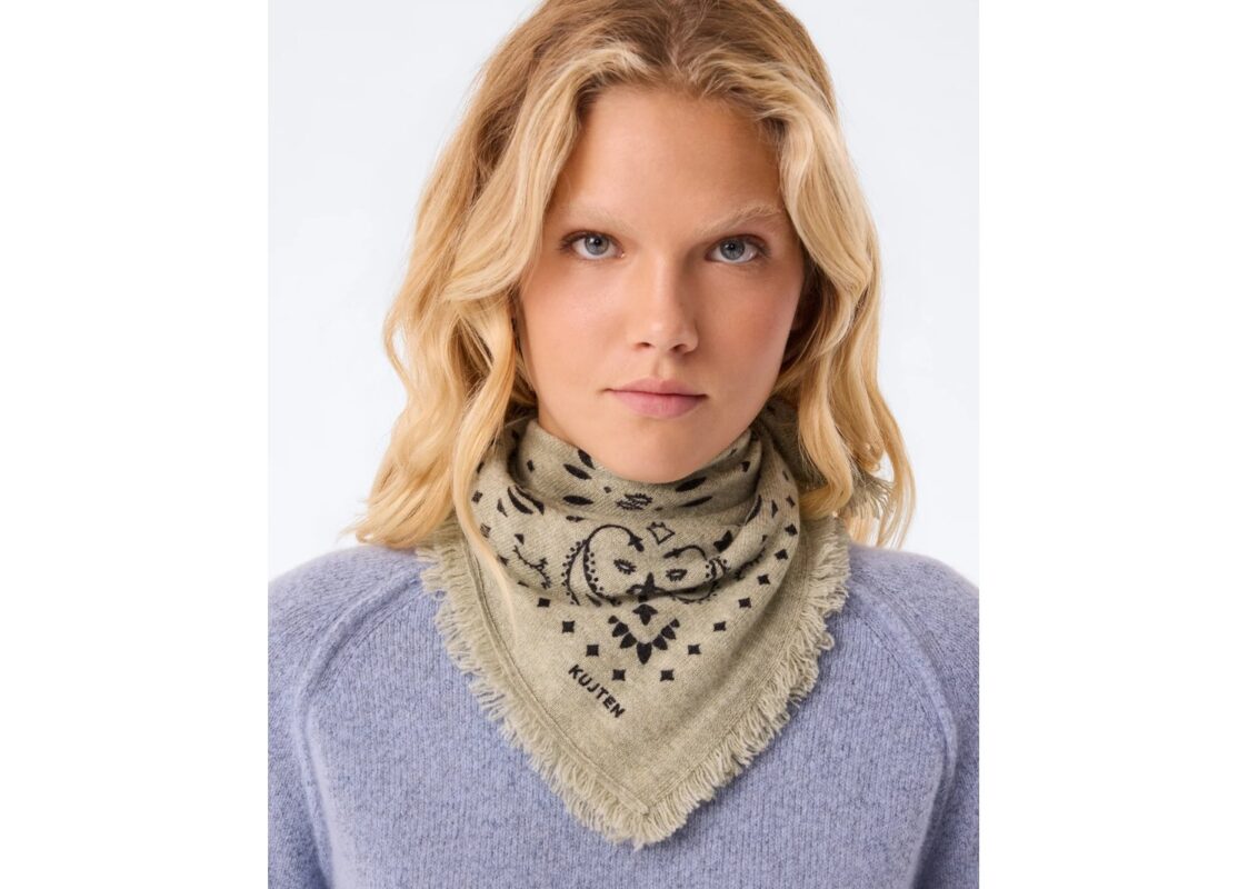 Kujten Small Bandana Hachi Cashmere Oat Green 2