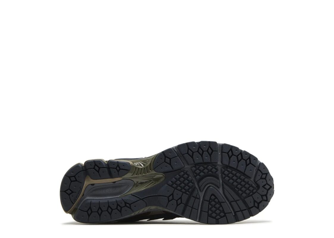 New Balance 1906U Rich Oak Phantom 4