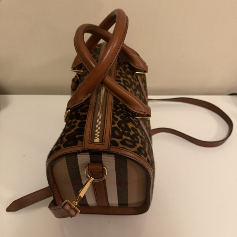 Burberry leopar desenli çanta 6