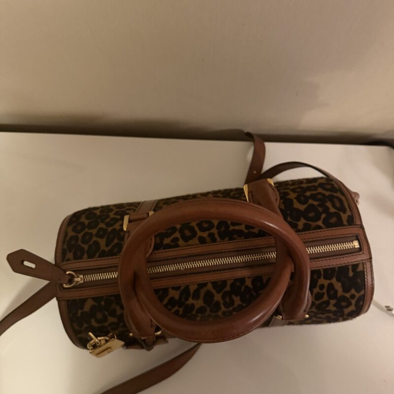 Burberry leopar desenli çanta 7