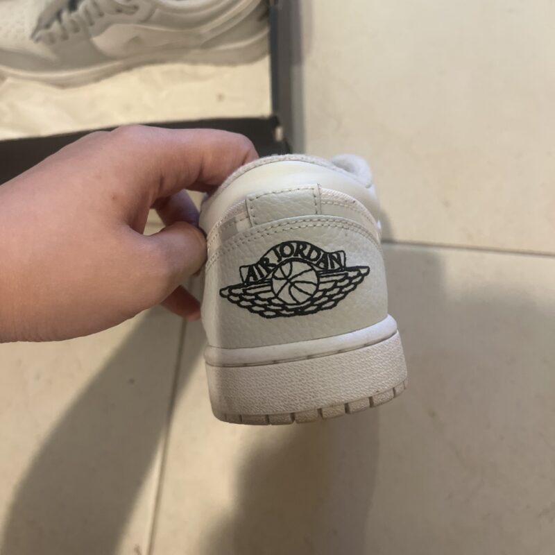 nike air jordan low white como 5