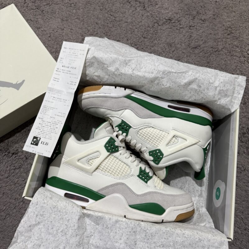 Jordan 4 Retro SB Pine Green 2