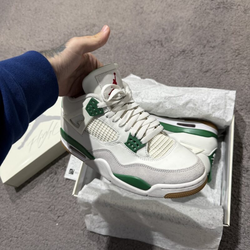 Jordan 4 Retro SB Pine Green 4