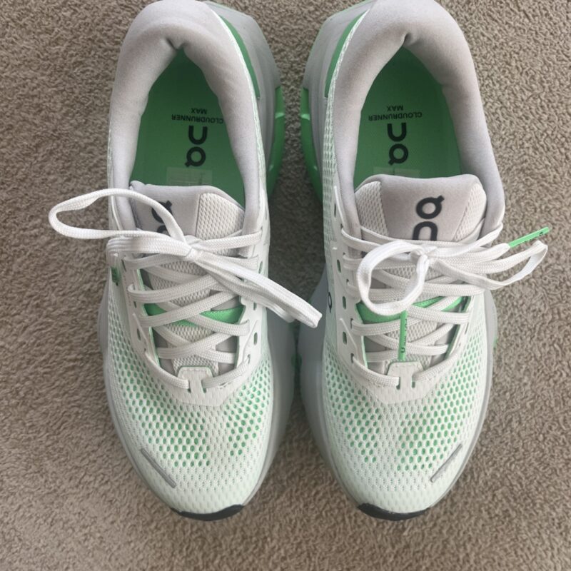 On Running Cloudrunner 3 Max 8