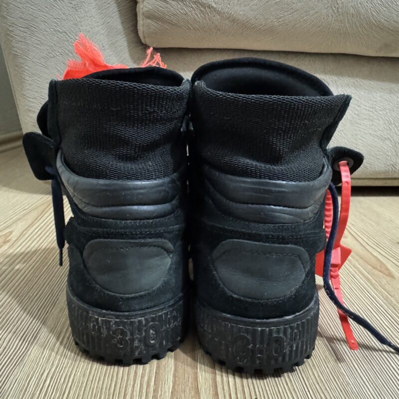 Off White Court High 5